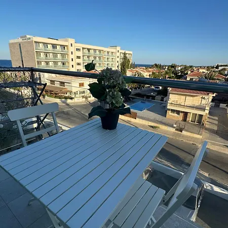 One-bedroom Apartment, 30m From An Amazing Beach, Coralli Apartament