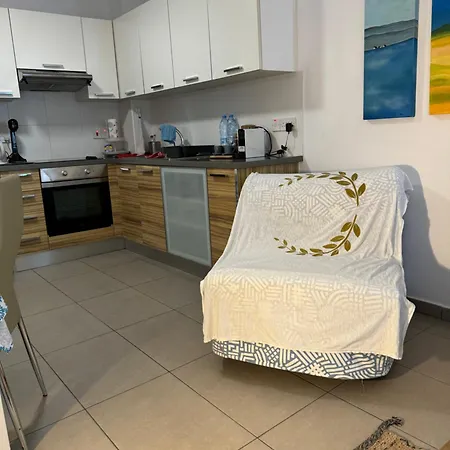 One-bedroom Apartment, 30m From The