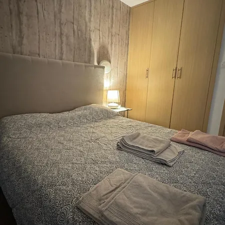 One-bedroom Apartment, 30m From An Amazing Beach, Coralli Apartman *