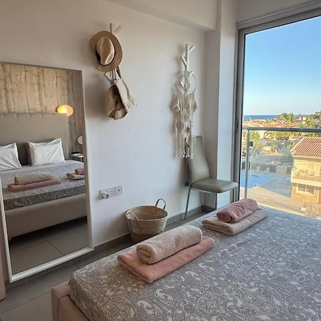 Appartement One-bedroom Apartment, 30m From An Amazing Beach, Coralli *